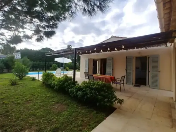 Mas Big Amac Plan de la Tour 1